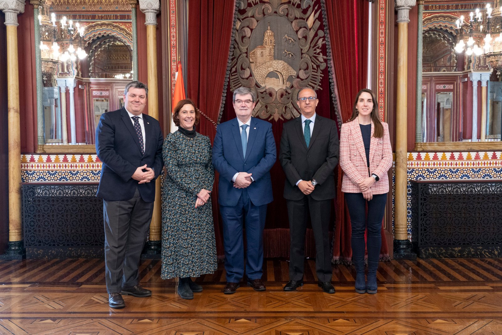 El alcalde de Bilbao recibe al nuevo Cónsul General del Reino de Marruecos, Mohammed Yebari.