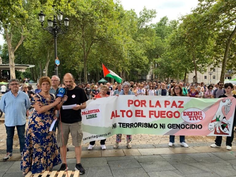 Homenaje-a-sanitarios-en-Bilbao-por-situacion-en-Gaza.jpg