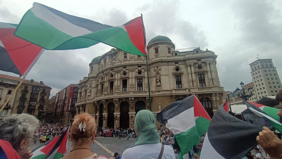Comparsas-de-Bilbao-se-unen-por-Palestina-con-mosaico-gigante.jpg