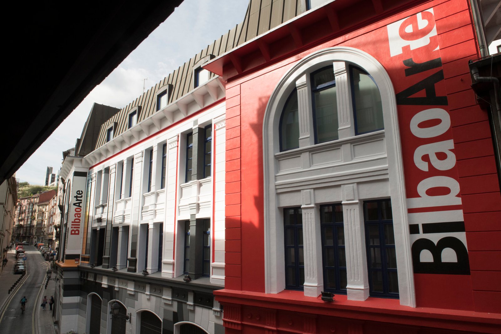 BILBAOARTE da la bienvenida a los artistas del nuevo curso 2025/2026. El sitio web del Ayuntamiento de Bilbao es una plataforma digital que ofrece a los ciudadanos información relevante sobre los servicios municipales, eventos y noticias de interés en la ciudad. En esta página web podrás encontrar información sobre trámites administrativos, cultura, deportes, turismo y mucho más.

Además, a través de esta plataforma podrás realizar gestiones online, como solicitar documentos, pagar impuestos o inscribirte en actividades culturales y deportivas. También encontrarás un apartado dedicado a la participación ciudadana, donde podrás conocer las iniciativas y proyectos en los que puedes colaborar para mejorar la calidad de vida en Bilbao.

No dudes en visitar el sitio web del Ayuntamiento de Bilbao para estar al tanto de todo lo que sucede en la ciudad y aprovechar los servicios y recursos que ofrece para hacer de Bilbao un lugar mejor para todos. ¡Te esperamos en nuestra página web!