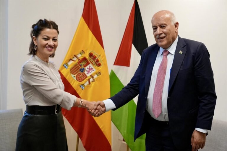 La-ministra-Sira-Rego-asistira-al-partido-Euskadi-Palestina-en-Bilbao.jpg
