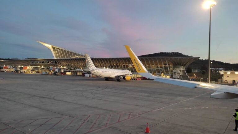 El-Aeropuerto-de-Bilbao-operara-102-vuelos-en-Nochebuena-segun.jpg