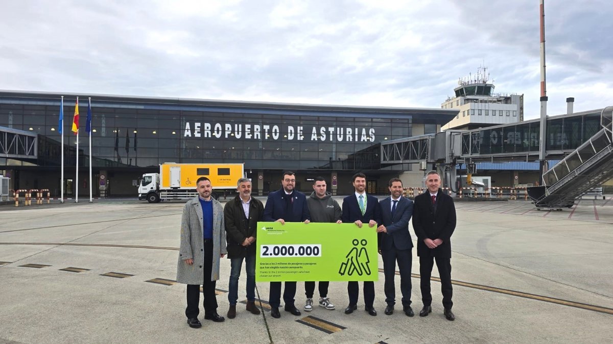 El-aeropuerto-de-Santiago-del-Monte-alcanza-los-2-millones.jpg