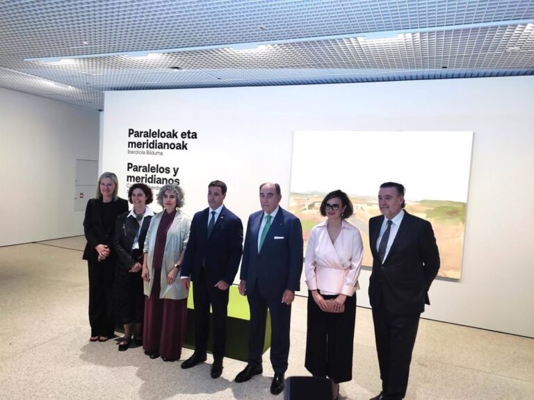 Galan-y-el-Lehendakari-inauguran-en-Bilbao-la-exposicion-Paralelos.jpg