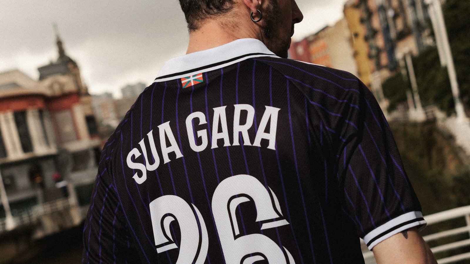 Edicion-Especial-Bilbao-Basket-x-Shinova-Camiseta-Sua-Gara.jpeg