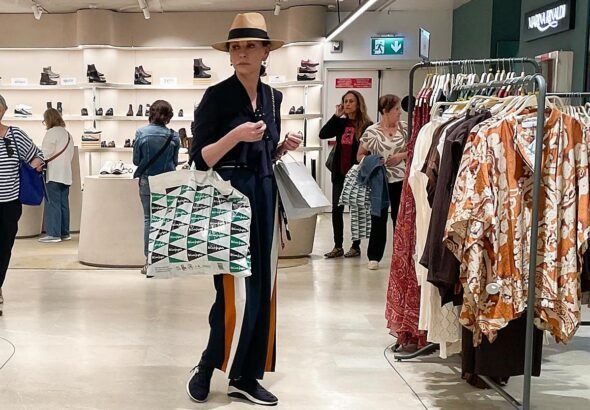 Cathlerine Zeta-Jones, de compras en El Corte Inglés de Bilbao.