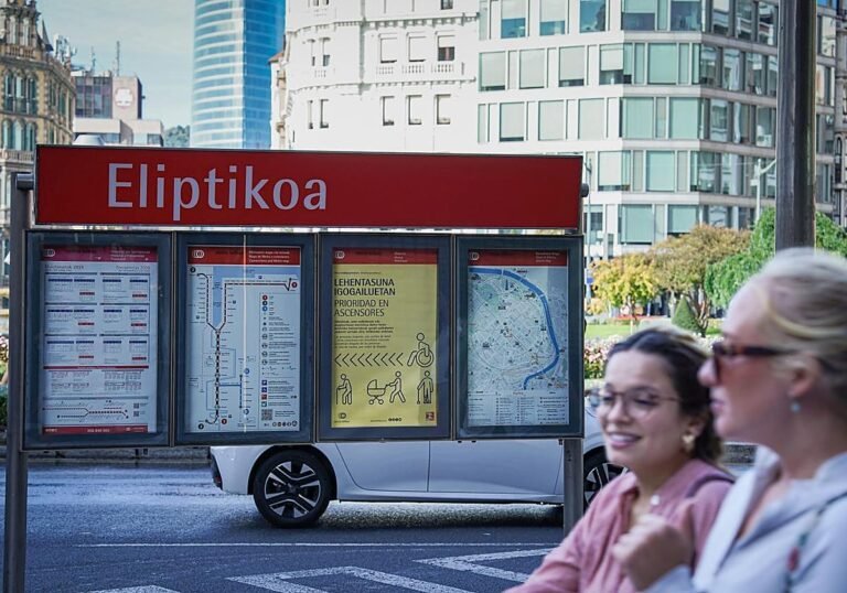 El Metro destina 80.000 euros a cambiar las señales de Moyua por las de Eliptikoa