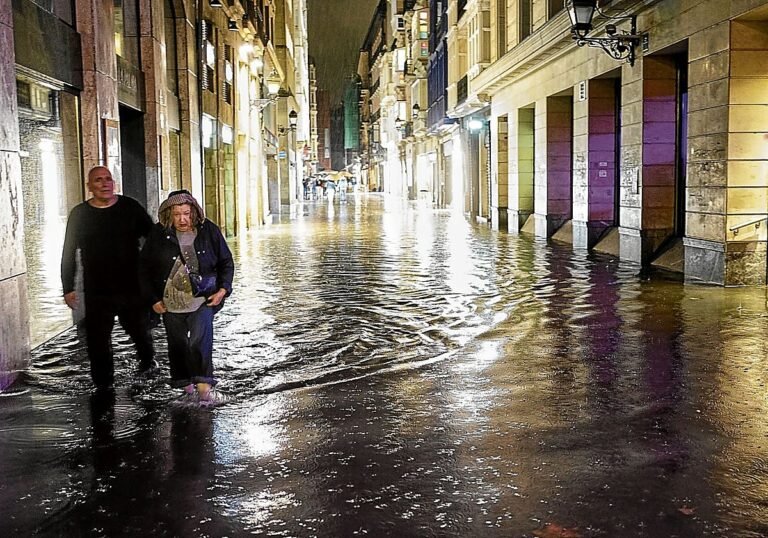 Bilbao enfrenta inundaciones por lluvias intensas ante un alcantarillado insuficiente