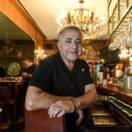 La lámpara de araña que ha visto cambiar Bilbao