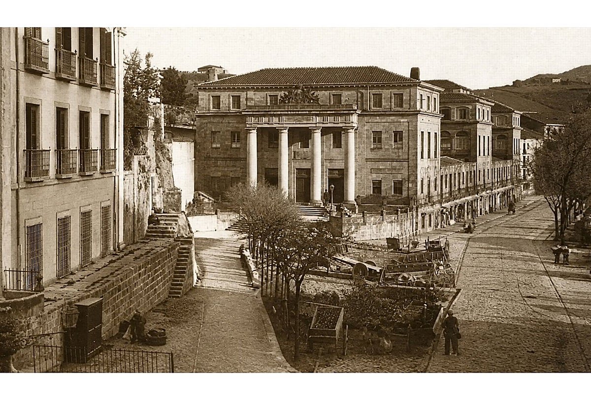Fotografía del antiguo hospital de Bilbao, situado en el barrio de Atxuri, donde comenzaba el camino y donde se ubicaba el primer leguario.