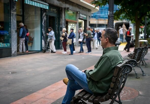 Bilbao vive una noche de caos y violencia tras la agresión a un vecino por encapuchados