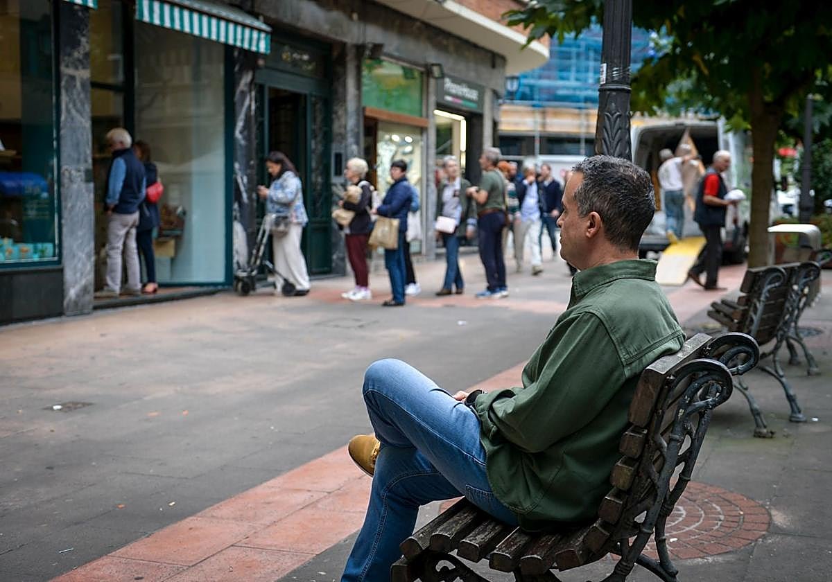 Bilbao vive una noche de caos y violencia tras la agresión a un vecino por encapuchados