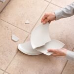 Condenada a prisión una vizcaína por lanzar un plato y agredir con una escoba a las hijas de su pareja