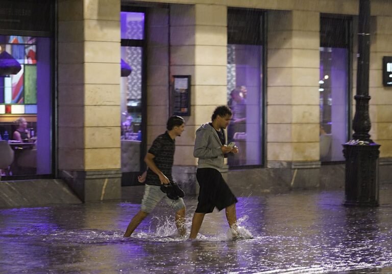 Tromba de agua en el Casco Viejo de Bilbao del pasado 3 de octubre.
