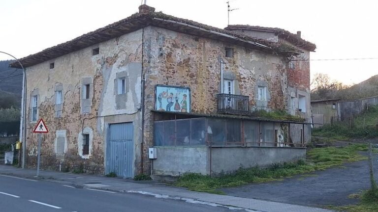 El Ayuntamiento de Okondo aprueba la ordenanza para dividir caseríos en varias viviendas