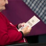 El Ayuntamiento de Vitoria-Gasteiz destina 81.375 euros a Cruz Roja para apoyar a mayores en dificultad