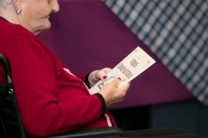 El Ayuntamiento de Vitoria-Gasteiz destina 81.375 euros a Cruz Roja para apoyar a mayores en dificultad