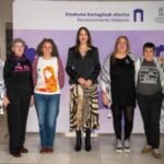 Mujeres contra la Guerra recibe el Premio Naiperas 2026 en Vitoria-Gasteiz por su lucha feminista