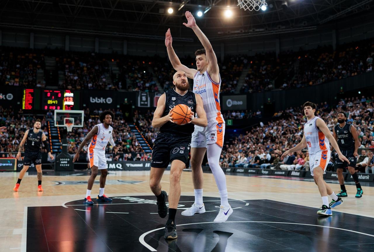 Surne Bilbao se impone a Recoletas Burgos en un emocionante encuentro por 96-87